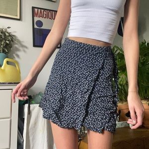 Brandy Melville Genevieve wraparound floral skirt